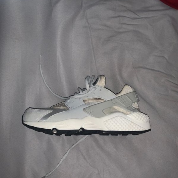Women’s huaraches - Picture 1 of 6